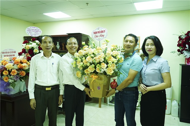 Đồng chí Nguyễn Chiến Thắng - PBT Thường trực Thành ủy chúc mừng các cơ quan báo chí 