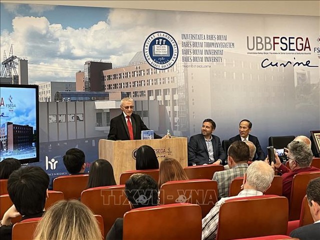 'Việt Nam diệu kỳ' - Tư liệu quý về đất nước, con người Việt Nam