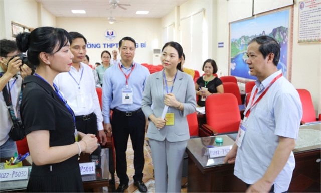 Bộ trưởng Bộ Giáo dục và Đào tạo kiểm tra công tác tổ chức thi tốt nghiệp THPT năm 2023 tại Quảng Ninh
