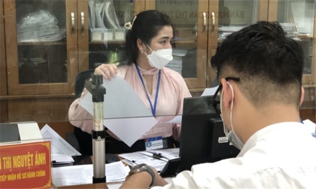 Bổ sung chính sách nghỉ hưu trước tuổi với nữ cán bộ, công chức cấp xã