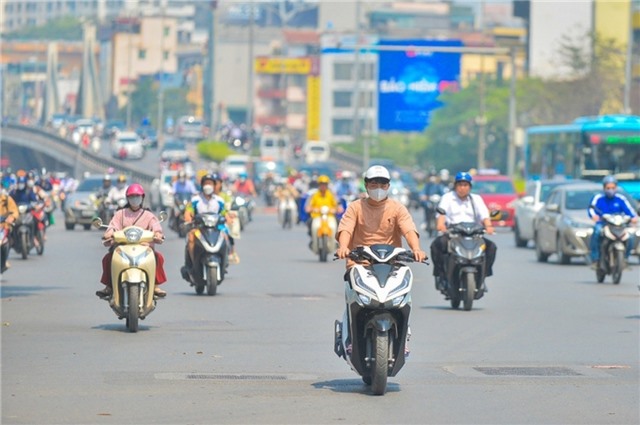 Thời tiết hôm nay 17/7: Nắng nóng ở Bắc Bộ tiếp diễn trước khi mưa dông ập tới