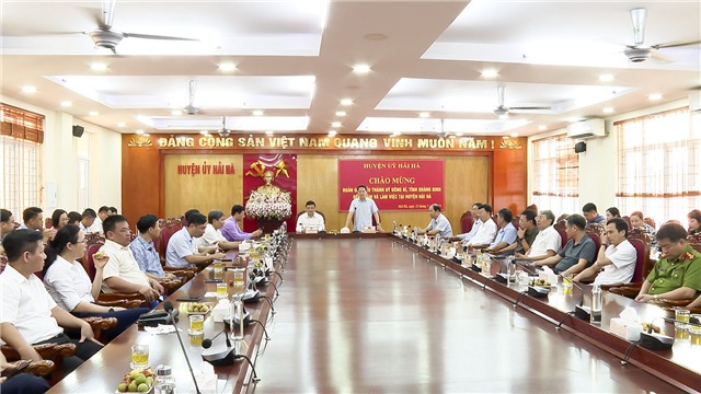 Đoàn công tác Thành ủy Uông Bí thăm và làm việc với Huyện ủy Hải Hà