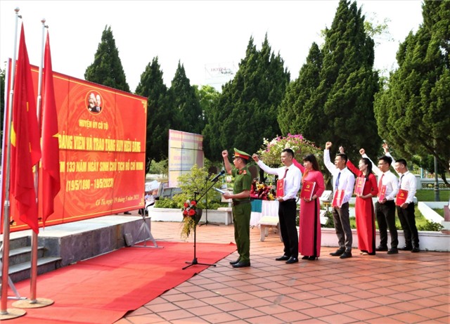 Tăng cường xây dựng, chỉnh đốn Đảng và hệ thống chính trị trong sạch, vững mạnh