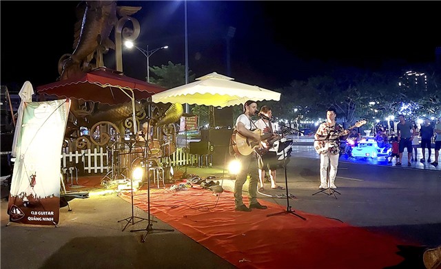 Đêm nhạc "Du ca tháng 7" 