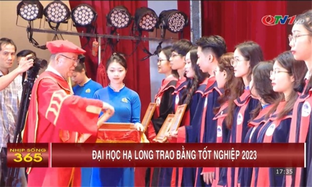 Trường Đại học Hạ Long trao bằng tốt nghiệp năm 2023