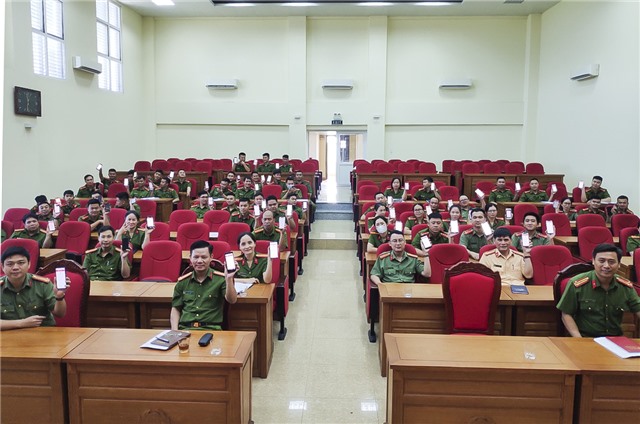 Đoàn Thanh niên - Hội Phụ nữ Công an thành phố Uông Bí phát động cuộc thi tìm hiểu “Quảng Ninh 60 năm xây dựng và phát triển” 