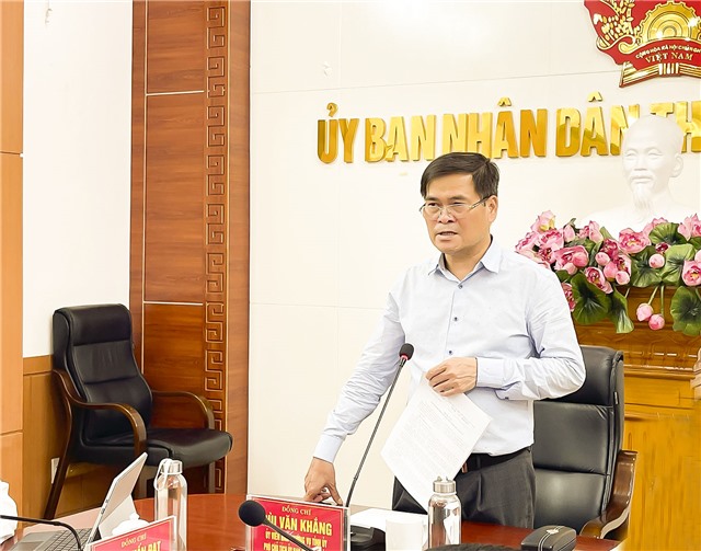 Phó Chủ tịch UBND tỉnh Bùi Văn Khắng làm việc với thành phố Uông Bí