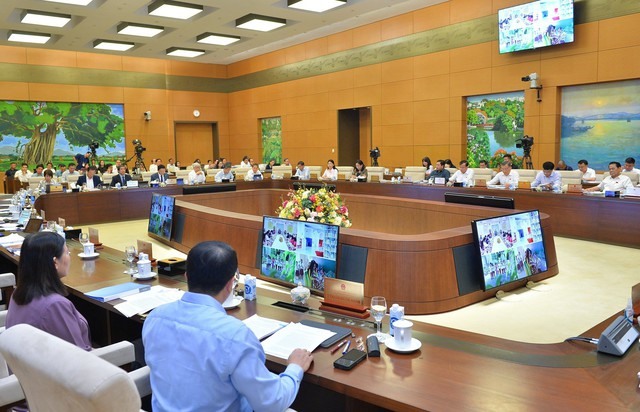 Tăng cường giám sát việc thực hiện đổi mới chương trình giáo dục phổ thông