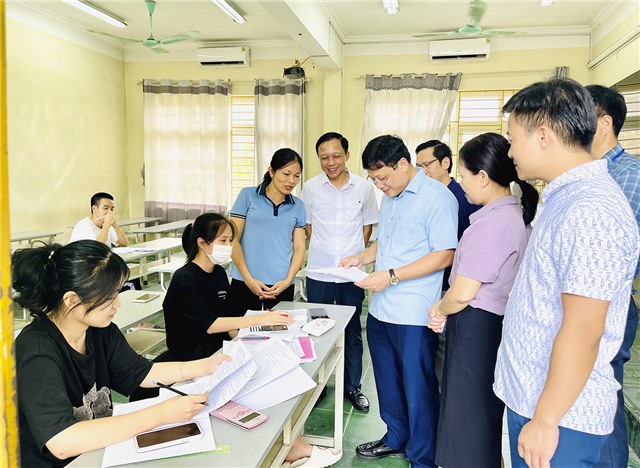 Bí thư Thành ủy Nghiêm Xuân Cường kiểm tra thực tế công trình chỉnh trang đô thị tại phường Vàng Danh