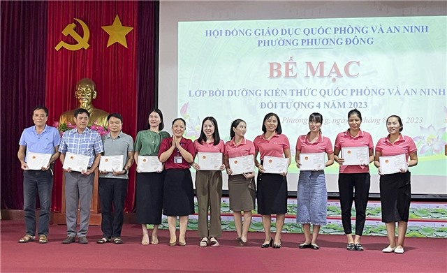 Phường Phương Đông bế mạc Lớp bồi dưỡng kiến thức quốc phòng cho đối tượng 4 năm 2023