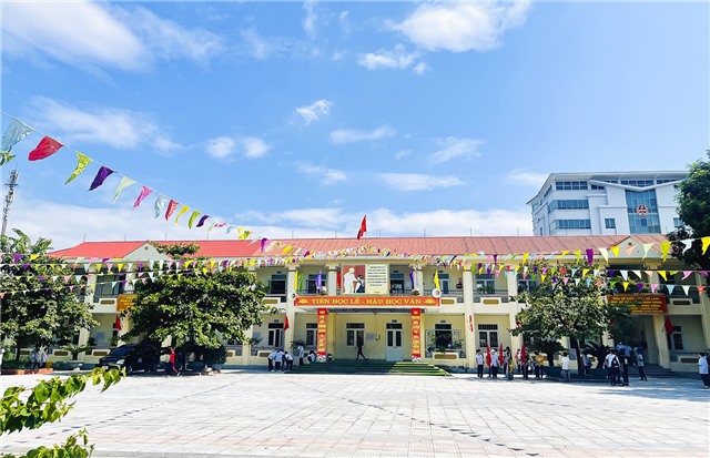 Chùm ảnh: Hoàn thiện nâng cấp cơ sở vật chất chuẩn bị cho năm học mới