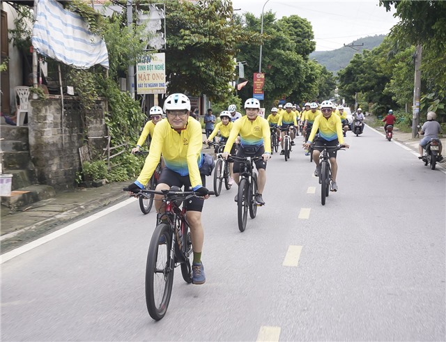 Ra mắt Câu lạc bộ xe đạp Than Vàng Danh