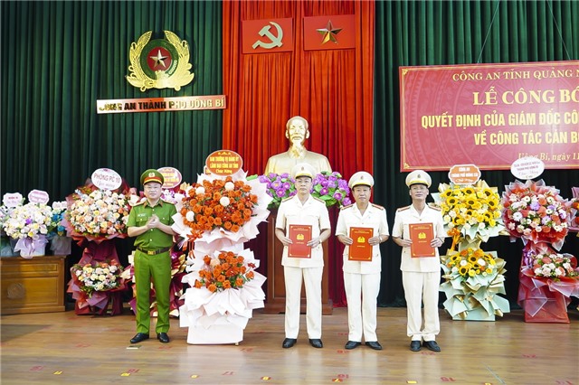 Công an Tỉnh công bố quyết định về công tác cán bộ tại công an Thành phố Uông Bí