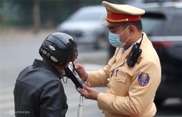 Nghiên cứu nộp phạt vi phạm giao thông trên VNeID