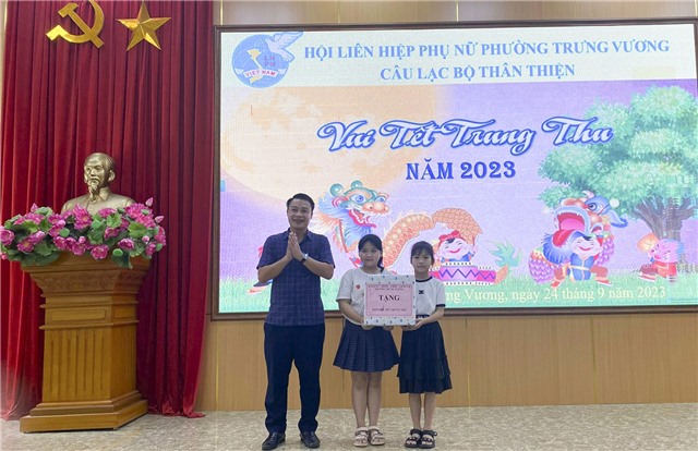 Chương trình Vui Tết Trung thu năm 2023 cho cho các em thiếu nhi trong CLB thân thiện phường Trưng Vương