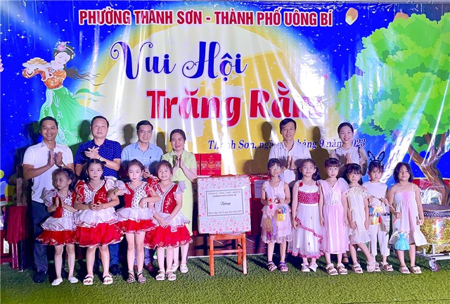 Chương trình Vui hội Trăng rằm tại Trường TH Trần Hưng Đạo, phường Thanh Sơn