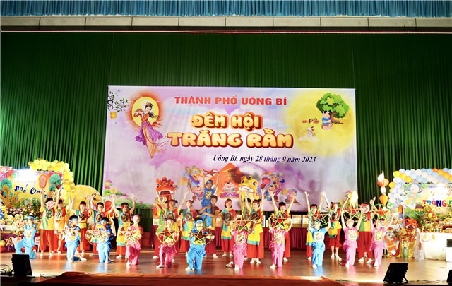 Đêm hội trăng rằm thành phố Uông Bí năm 2023