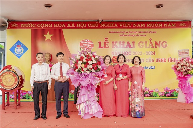 Phó Chủ tịch HĐND thành phố Đỗ Trường Sơn dự lễ khai giảng năm học 2023-2024 Trường Tiểu học Yên Thanh