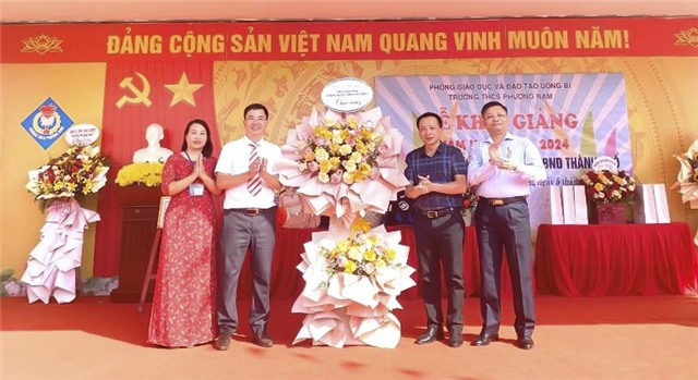 Công ty Cổ phần Xi măng và Xây dựng Quảng Ninh (QNC) chúc mừng các trường học nhân ngày khai giảng năm học mới (2023-2024)