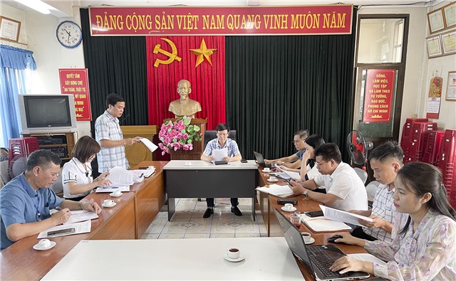 Đoàn giám sát HĐND thành phố làm việc tại Chợ Trung tâm về việc chấp hành các quy định trong quản lý và sử dụng tài sản tại một số cơ quan, đơn vị trên địa bàn thành phố, giai đoạn 2020-2022