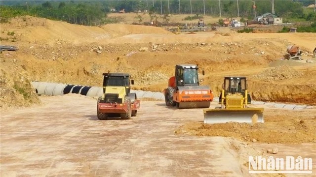 Tháo gỡ khó khăn, vướng mắc liên quan định mức, đơn giá xây dựng; khai thác, cung ứng vật liệu xây dựng cho các dự án trọng điểm