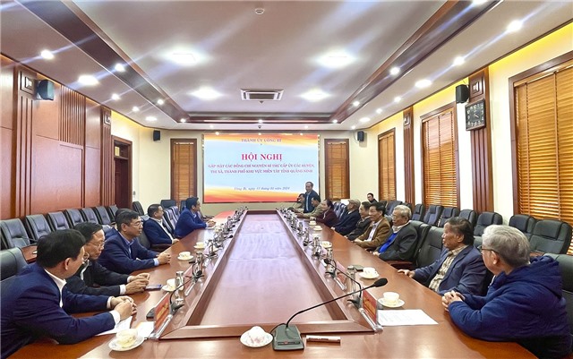 Gặp mặt các đồng chí nguyên Bí thư cấp ủy các huyện, thị xã, thành phố khu vực miền Tây tỉnh Quảng Ninh 