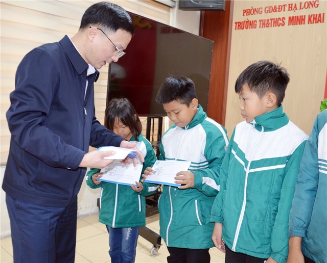 Hỗ trợ đóng BHYT cho các đối tượng chính sách xã hội