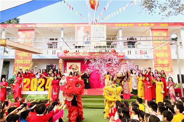 Ngoại khóa “Tết sum vầy - Xuân yêu thương” - Chào xuân Giáp Thìn 2024 tại trường Tiểu học Quang Trung