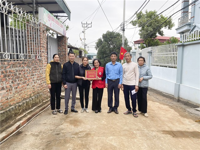 Nhân dân phường Thanh Sơn hiến đất, ủng hộ 600 triệu đồng thực hiện các tuyến đường liên khu, liên tổ