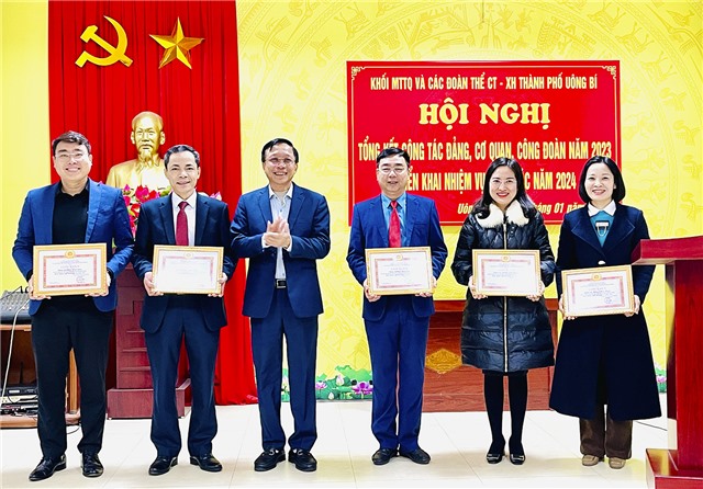 Khối MTTQ và các đoàn thể chính trị - xã hội thành phố tổng kết công tác Đảng, cơ quan và công đoàn năm 2023