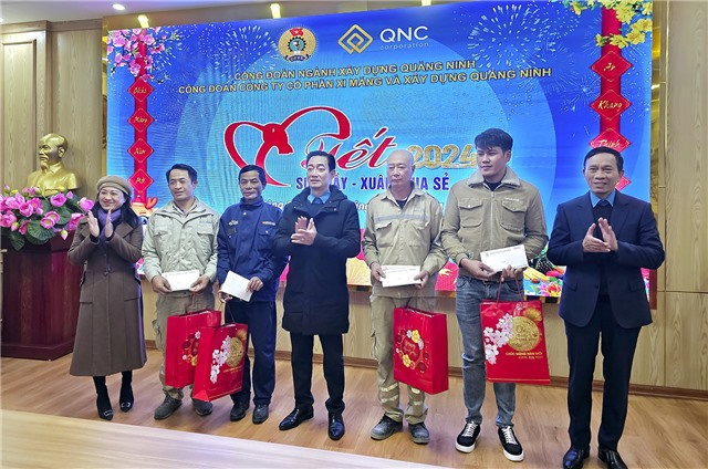Công ty CP Xi măng và Xây dựng Quảng Ninh tổ chức Chương trình "Tết sum vầy - Xuân chia sẻ"