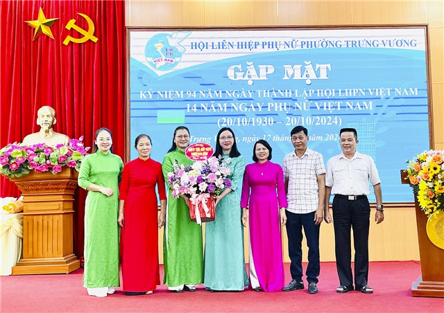 Hội LHPN phường Trưng Vương gặp mặt 94 năm ngày thành lập Hội LHPN Việt Nam 20-10 