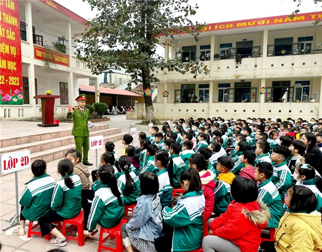 Tích cực phòng ngừa, đấu tranh với tội phạm, vi phạm pháp luật về vũ khí, vật liệu nổ, công cụ hỗ trợ và pháo trong dịp Tết Nguyên đán Ất Tỵ 2025