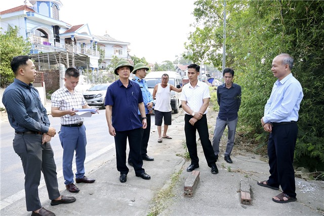 Thành phố kiểm tra thực địa và nghe báo cáo kết quả giải quyết, trả lời kiến nghị cử tri 