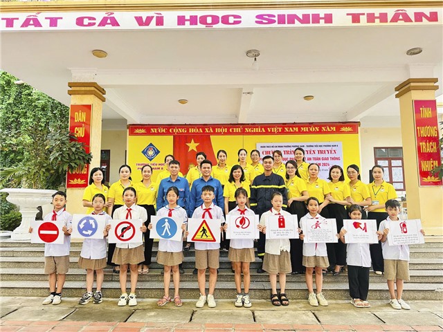 Đoàn phường Phương Nam tuyên truyền pháp luật về An toàn giao thông, phòng chống tác hại của ma túy và phòng cháy, chữa cháy