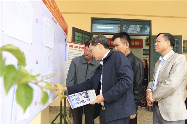 Phó Chủ tịch Thường trực UBND thành phố kiểm tra công tác bầu cử Trưởng thôn, khu phố