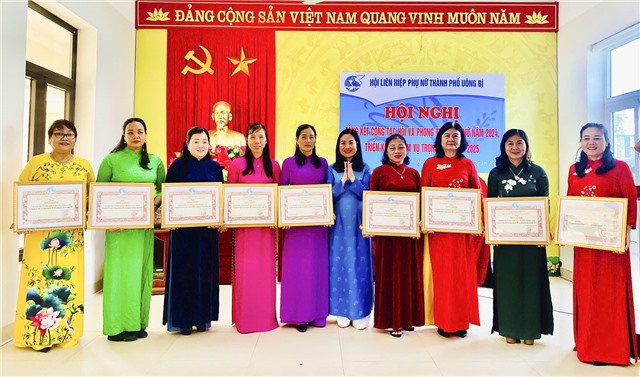 Hội LHPN thành phố tổng kết công tác hội và phong trào phụ nữ năm 2024, triển khai nhiệm vụ năm 2025