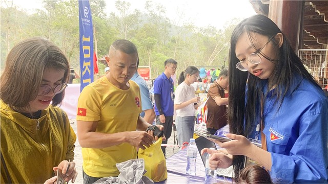 Không khí sôi động chuẩn bị cho Giải chạy Yên Tử Heritage Marathon 2024