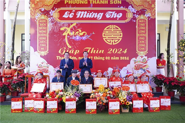 Phường Thanh Sơn mừng thọ người cao tuổi xuân Giáp Thìn 2024