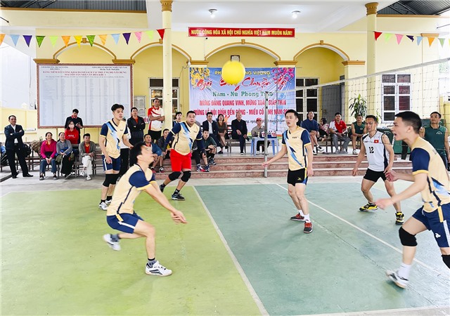 Giải bóng chuyền hơi nam nữ phong trào phường Trưng Vương 