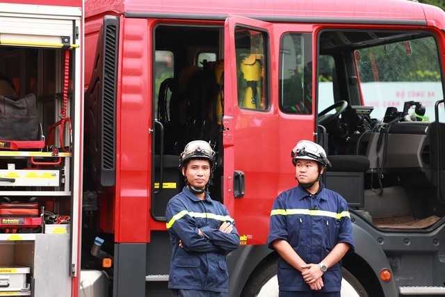 Công an khuyến cáo khi đốt vàng mã cần bố trí bình chữa cháy, xô chứa nước