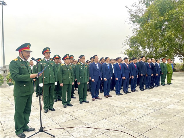 Thành phố viếng Nghĩa trang Liệt sỹ, Khu di tích sự kiện Bác Hồ về thăm Uông Bí nhân dịp năm mới