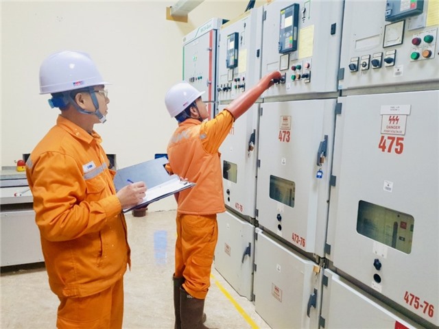 Chủ động các phương án đảm bảo cung cấp điện mùa nắng nóng