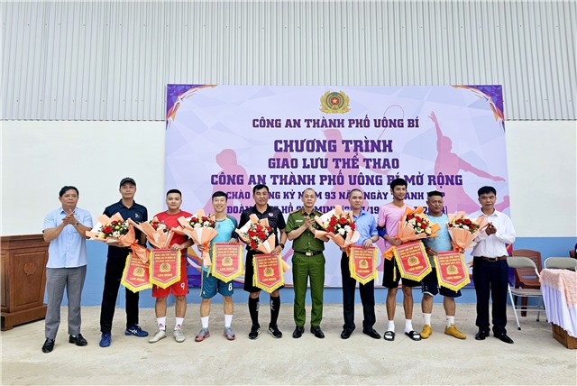 Công an thành phố giao lưu thể thao mở rộng lần I năm 2024