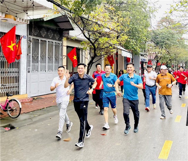 Phường Thanh Sơn phát động ngày chạy Olympic vì sức khỏe toàn dân, rèn luyện thân thể theo gương Bác Hồ vĩ đại 