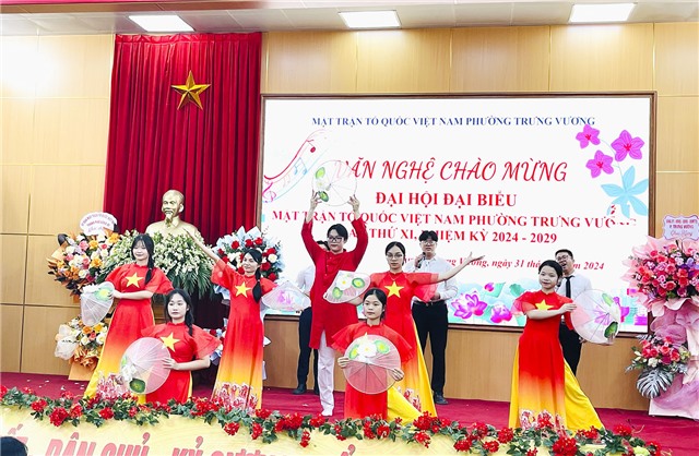Văn nghệ chào mừng Đại hội đại biểu MTTQ việt Nam phường Trưng Vương lần thứ XI nhiệm kỳ 2024-2029
