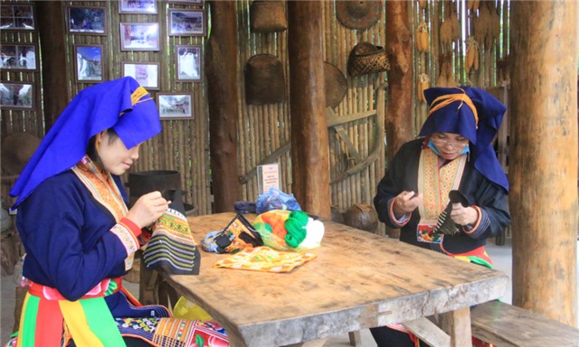 Xây dựng người phụ nữ Việt Nam phát triển toàn diện