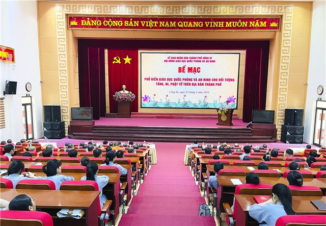 Bế mạc lớp phổ biến kiến thức quốc phòng và an ninh cho tăng, ni, Phật tử trên địa bàn thành phố (lớp 1) năm 2024 