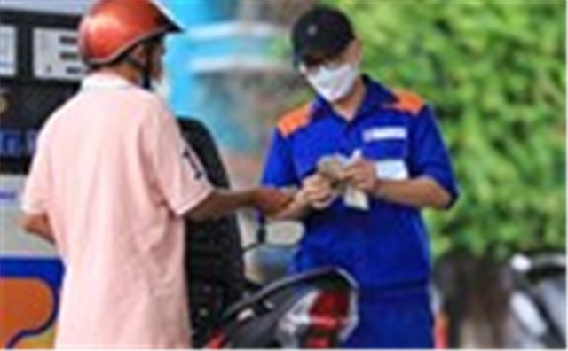 Ngày mai, giá xăng có thể đồng loạt giảm mạnh