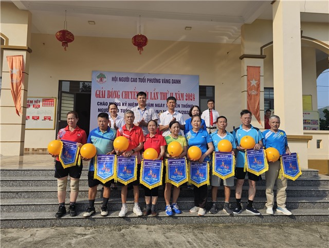 Hội Người cao tuổi phường Vàng Danh khai mạc Giải bóng chuyền hơi Người cao tuổi lần thứ 2, năm 2024